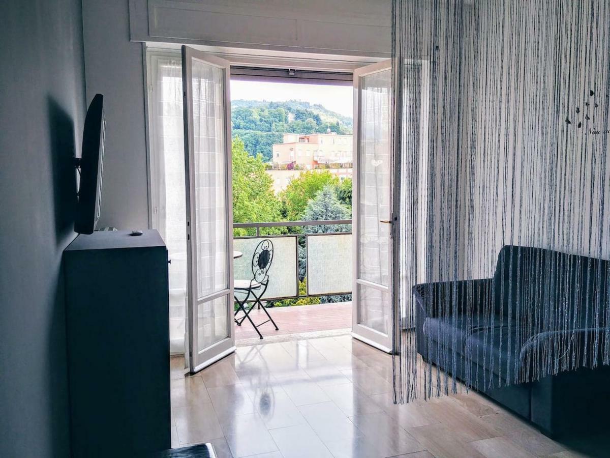 Appartamento Con Terrazzo Zona Ospedale Civile 브레시아 외부 사진