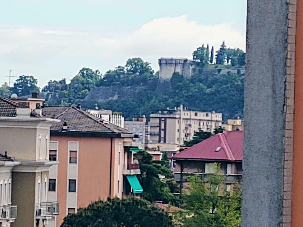 Appartamento Con Terrazzo Zona Ospedale Civile 브레시아 외부 사진
